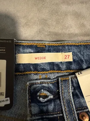 Levi's Women's Premium Wedgie Icon Fit Jeans thumbnail 3
