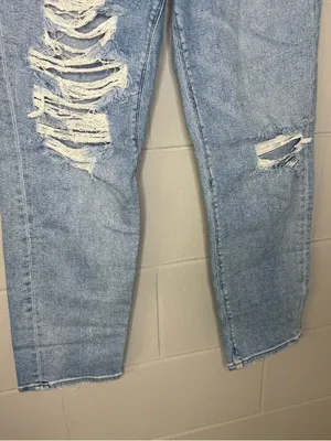 American Eagle High-Rise Mom Jeans with Distressing Women’s Size 10 Regular thumbnail 3