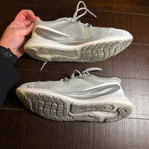 Lululemon Blissfeel Running Shoes Womens Light Grey Silver Athletic Sneakers 9 thumbnail 6