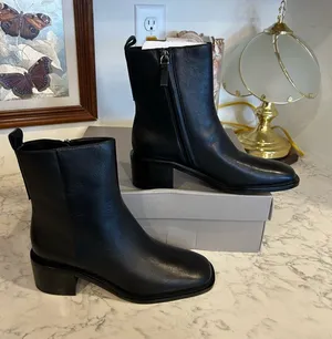 NWT Everlane The City Boot Black‎ Leather Heeled Ankle Bootie Size 7 thumbnail 1