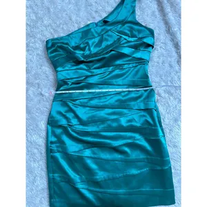 A. Byer Sz 5 S Green Satin Stretchy Cocktail Mini Dress Assymetric One Shoulder thumbnail 6