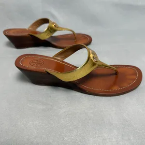 Tory Burch Miller Wedge Sandals Gold Metallic Croc Embossed Logo 8M thumbnail 3