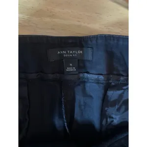 Ann Taylor Devin Fit Bermuda Shorts Womens Size 16 Black Stretch Cotton Blend thumbnail 10