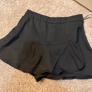 Zara Black Flared Skort thumbnail 1
