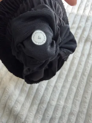 Lululemon Black shorty Hot Shorts 2.5” thumbnail 6