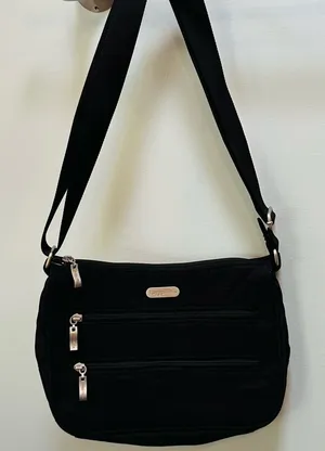 Baggallini Triple Zipper Travel Crossbody Bag Black Pristine Condition thumbnail 1