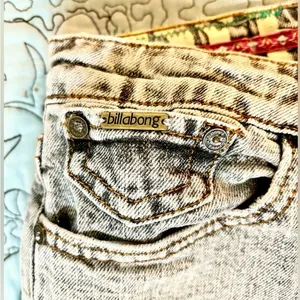 Billabong The Skinny Retro Mineral Wash Worn Denim Skinny Jeans Size 3 thumbnail 7