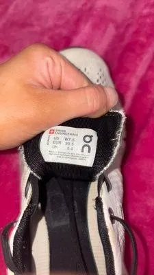 On Cloud Shoes thumbnail 4