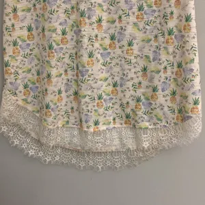 LC Lauren Conrad women’s pineapple print lace top size M thumbnail 3