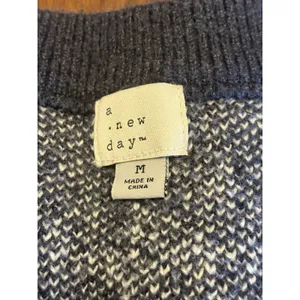 A New Day Women's Navy V-Neck Boxy Sweater Vest Windowpane Cute Chic Breathable thumbnail 3