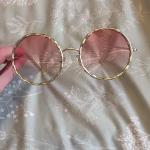 Rose Gold Festival Sunglasses ☀️ thumbnail 4