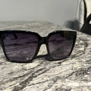Black Sunglasses thumbnail 7