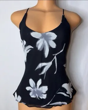 Black preppy tank Size 8 thumbnail 1