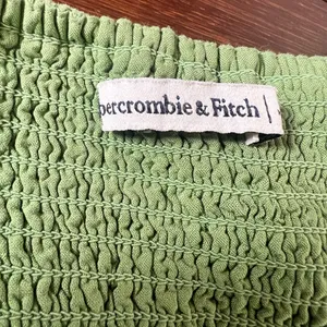 Abercrombie and Fitch Green Linen crop top size Small thumbnail 3