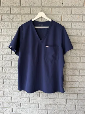 Figs Casma Three-Pocket Scrub Top Navy Blue Size XL thumbnail 3