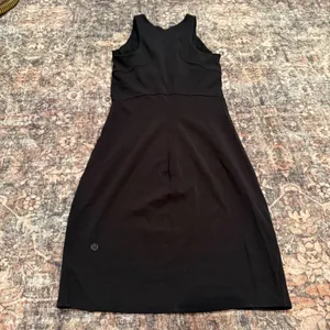 Lululemon Slim-Fit Above-Knee Dress Black Size 2 Womens LBD Athleisure‎ Y2K thumbnail 3