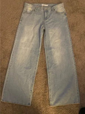 Wide-Leg Jeans thumbnail 3