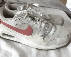 Nike Women's White and Pink Athletic Sneakers 8 thumbnail 1
