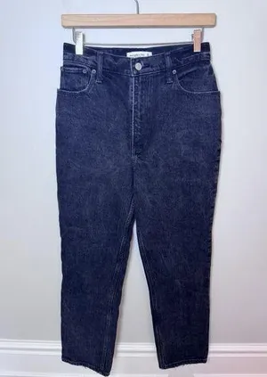 Abercrombie & Fitch Curve Love The 90s Straight Ultra High Rise Jeans Size 26 thumbnail 1