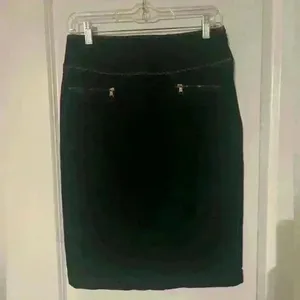 Lauren Ralph Lauren Pencil Denim Skirt with Zipped Pockets. Size 4. thumbnail 4