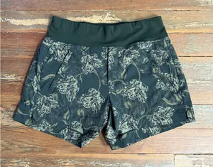 Athleta Trekkie North Floral Print Pull On Athletic Shorts PFF 50+ ~ Size 4 💚🍄 thumbnail 1