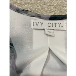Ivy City Co Sweet Caroline Floral Maxi Dress Size M Lavender Wrap Smocked Sleeve thumbnail 10