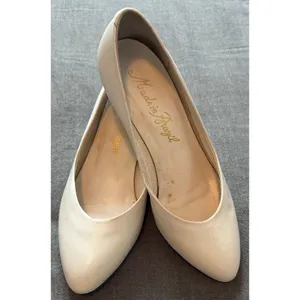 Vintage Made in Brazil Cream Leather Pointed Toe Kitten Heel Pumps Size 4 thumbnail 8