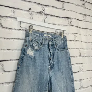 PacSun Ultra High Rise Slim Fit Jeans Light Wash Button Fly Size 23 Distressed thumbnail 3