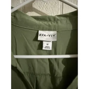 Ava & Viv Womens 1X Olive Green Short Sleeve Tiered Button Down Midi Shirtdress thumbnail 2