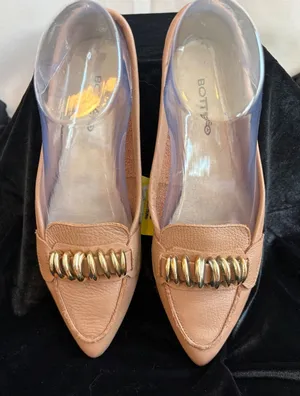 Bottero Women's Tan Leather Loafers with Gold Accent Size 6 thumbnail 1