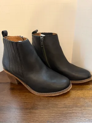Frye Alton Chelsea Boots Women 6M Black Leather Ankle Boot Block Heel thumbnail 3