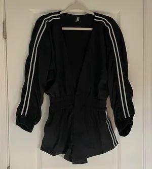 NWOT! Free People long sleeve track suit Romper black 18613 thumbnail 1