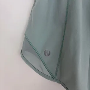 Lululemon Hotty Hot Low Rise Hazy Jade 4" Inseam Long Lightweight Running Size 8 thumbnail 7