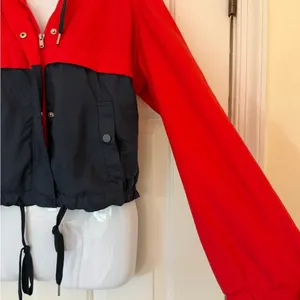 H&M red and navy windbreaker light jacket hooded Women's Jacket Y2K 90’s thumbnail 3