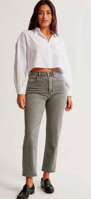 Abercrombie Curve Love Ultra High-Rise Ankle Straight Grey Jeans thumbnail 1