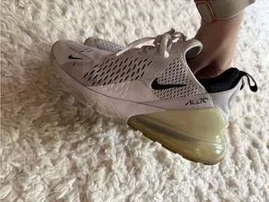 Nike White and Black Air Max 270 Trainers with Air Sole thumbnail 3