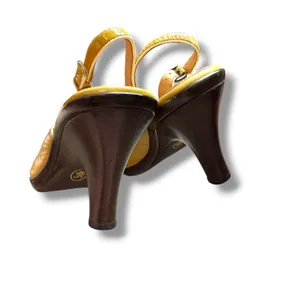 Sofft Slingback Heels Womens 10 Mustard Yellow Patent Leather Peep Toe Pumps thumbnail 8