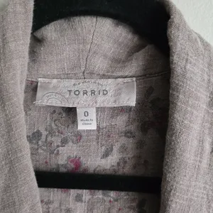 Torrid Light Weight Drape Front Anorak Jacket Womens Soft Beige Size 0 Large thumbnail 4