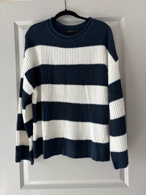 Zesica Amazon Sweater thumbnail 1