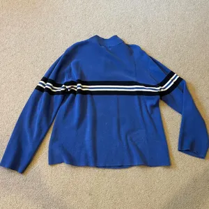 Vintage Old Navy Quarter-Zip Sweatshirt thumbnail 2