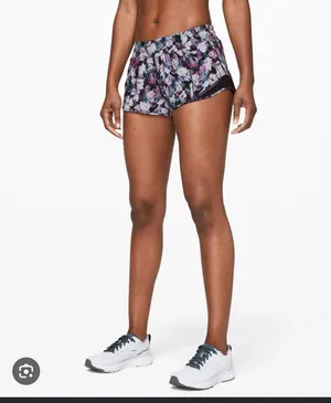 Lululemon Shorts Hotty Hot 2.5" Low-Rise thumbnail 2