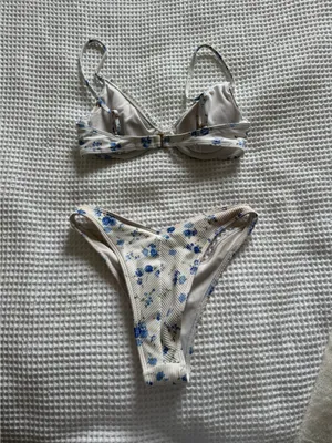 Hollister Bikini Set thumbnail 2