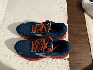 Brooks Running Shoes thumbnail 3
