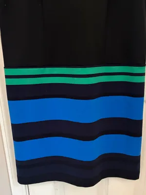 LOFT Short Sleeve Color Block Shift Dress with a Pink Bow Zipper Up Back thumbnail 2