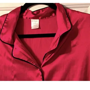 Gilligan & O'Malley Women Medium 2 Pc Sleepwear Set Red Satin Black Trim Pajamas thumbnail 5