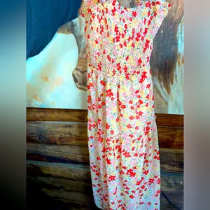 Boutique cross strap dress tie back floral maxi dress length thumbnail 3