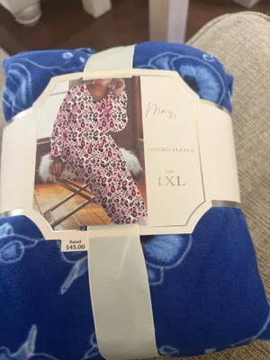 Mayfair Group Micro fleece Plush V-Neck Floral Pajama Set - Royal Blue thumbnail 8