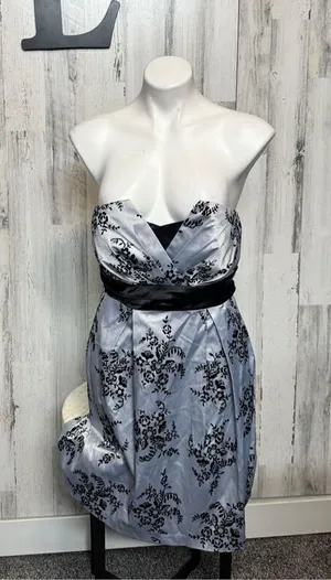 Trixxi dress size large thumbnail 1