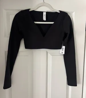 Lululemon Cropped Long Sleeve thumbnail 1