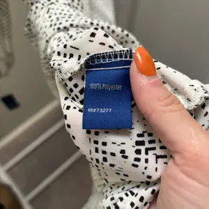 Apt. 9 Black and White Abstract Patterned Blouse thumbnail 10
